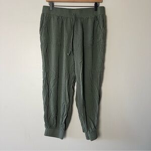 Hem & Thread Lightweight Green Joggers Medium